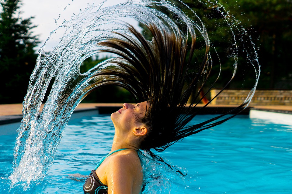 Beauty Tips to Remember Before Dipping Into the Pool