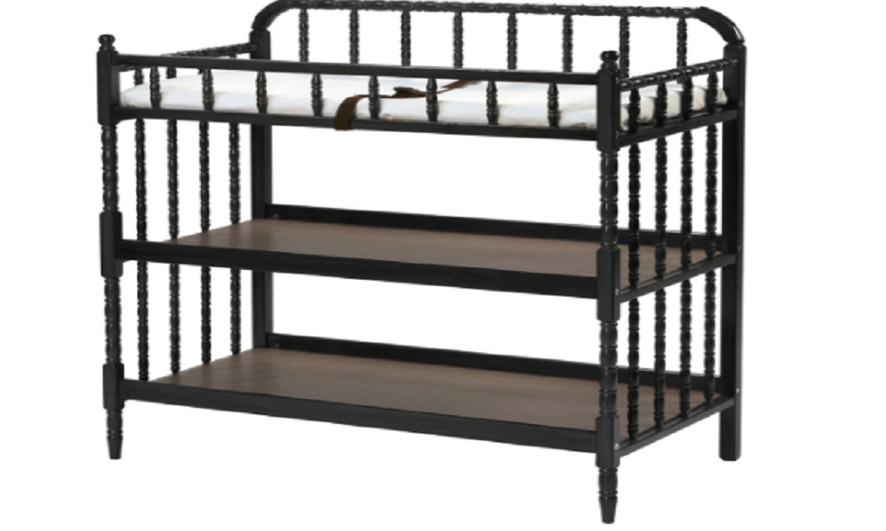 The Clear Benefits of Purchasing a Baby Crib With a Dresser